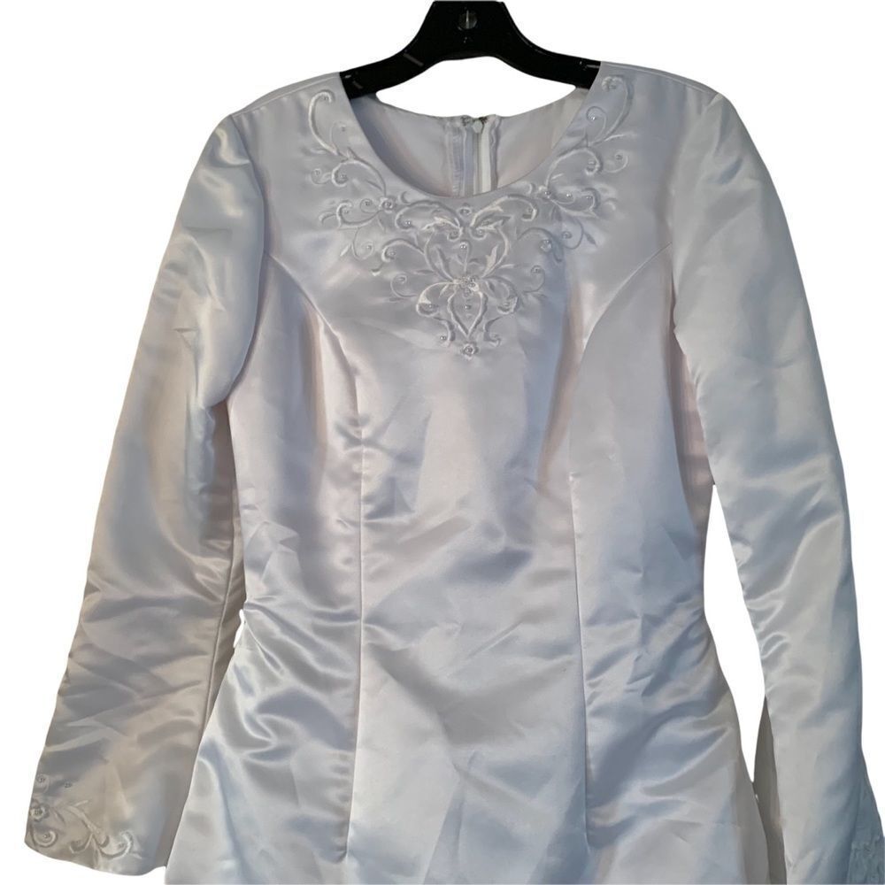 White/Ivory Elegant Wedding Gown Blend of Silk & Satin size 10 - Picture 8 of 14